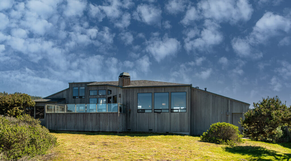 Oceanfront: Beach House exterior