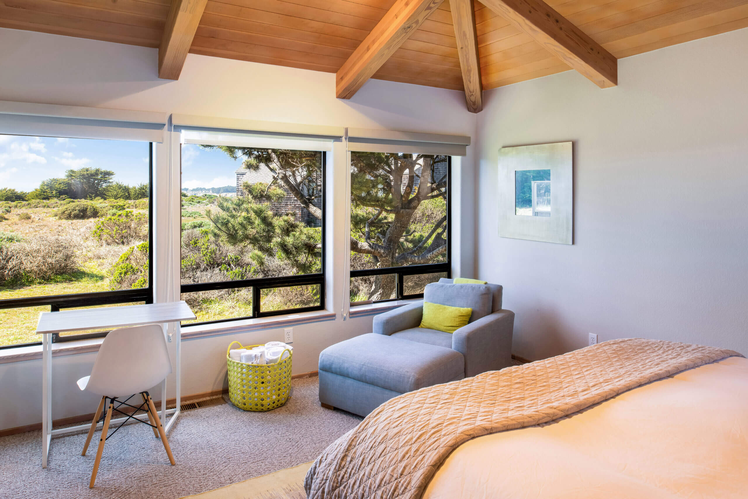 Oceanfront: Beach House master bedroom2
