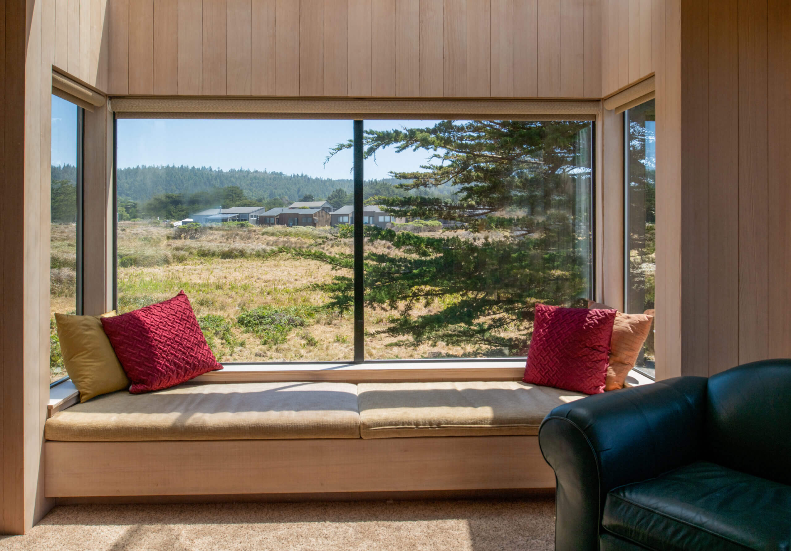 Piper's Dream window seat, large window with view of meadow