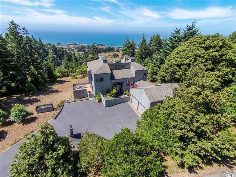 Alta Pacifica exterior view from above with ocean in background